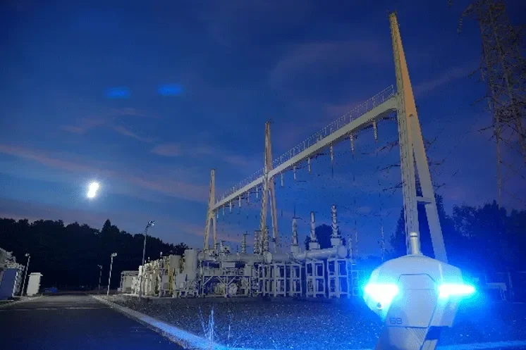 変電所内を夜間巡視