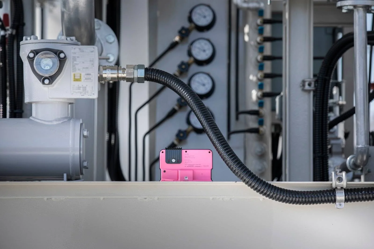 プラント内の産業機器とIoTデバイス