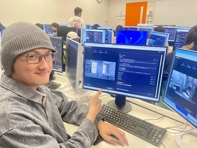 Ututorと教員による講評の様子2