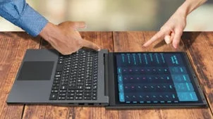 180度開閉式ディスプレイ