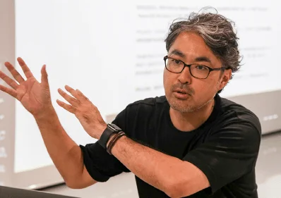 講演中の野﨑氏