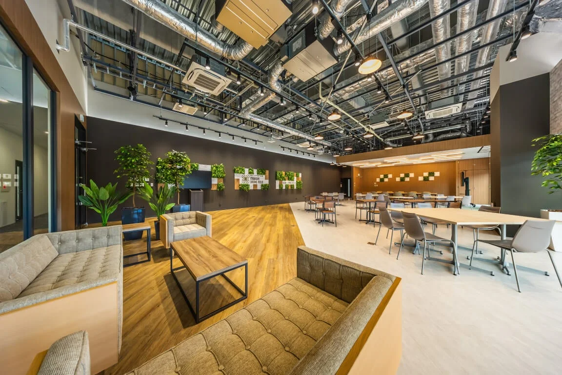 板橋ドローンフィールドのラウンジ