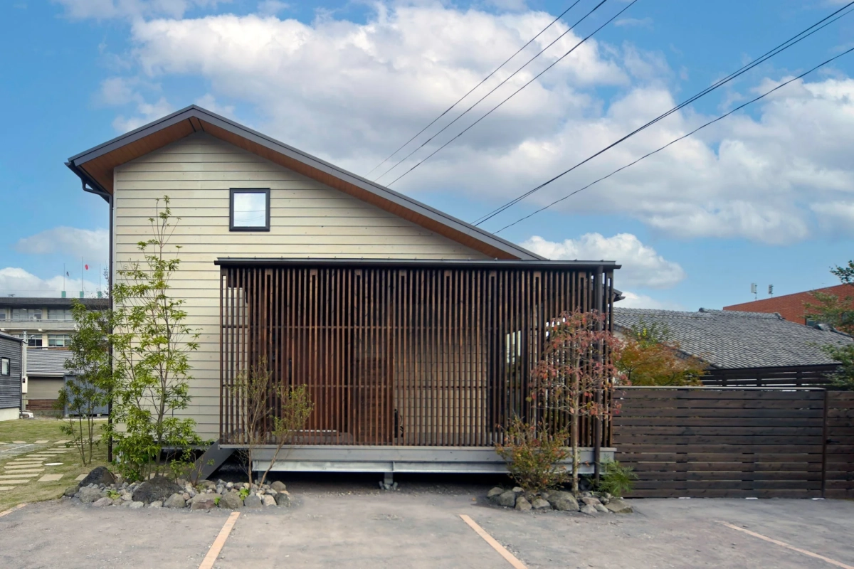 EN HOUSEの現代的な外観