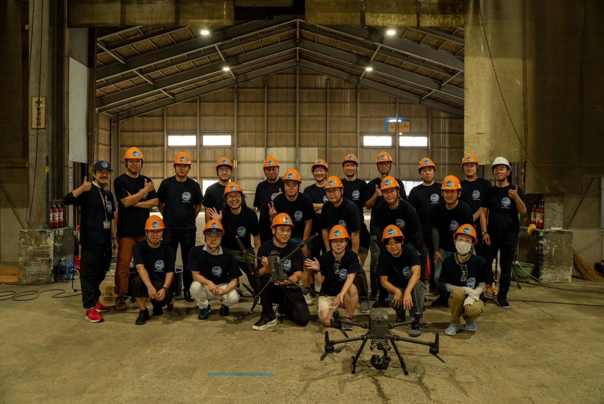 防災航空隊はちどりの集合写真