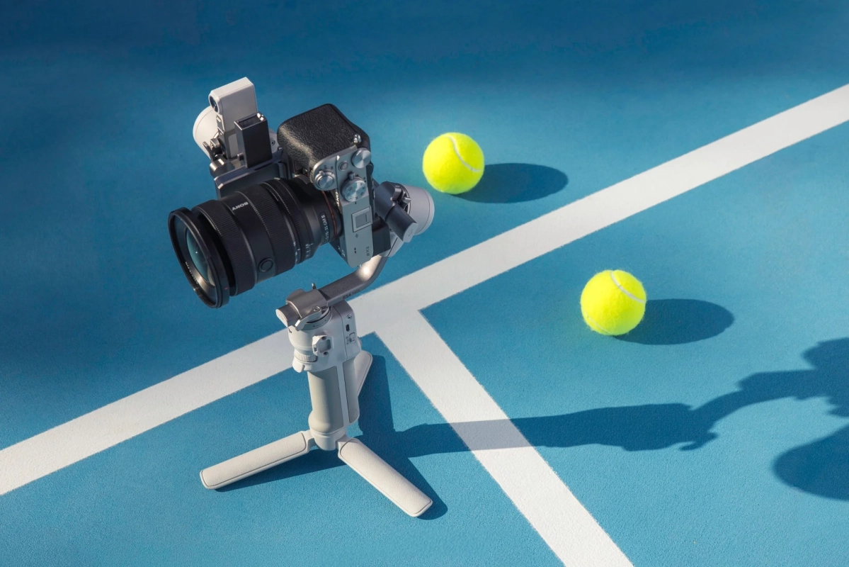 テニスコートのジンバル