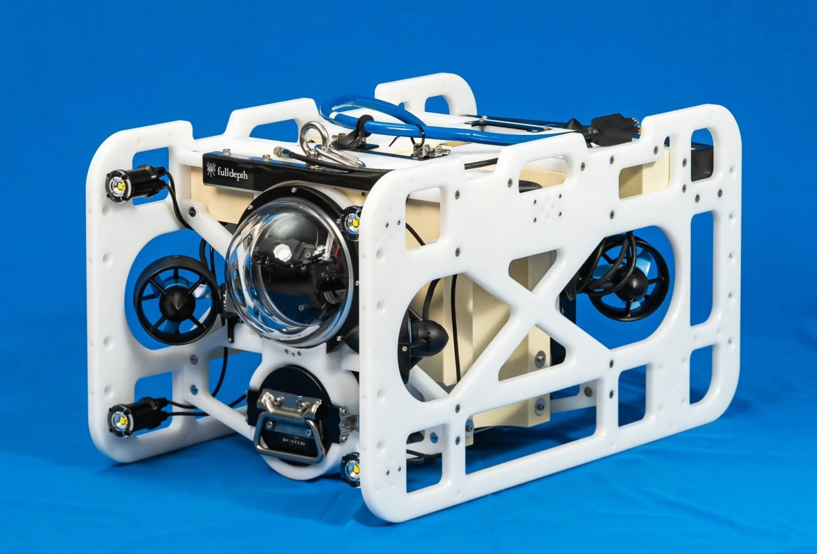 ROV「DiveUnit300 Lite」(FullDepth製)