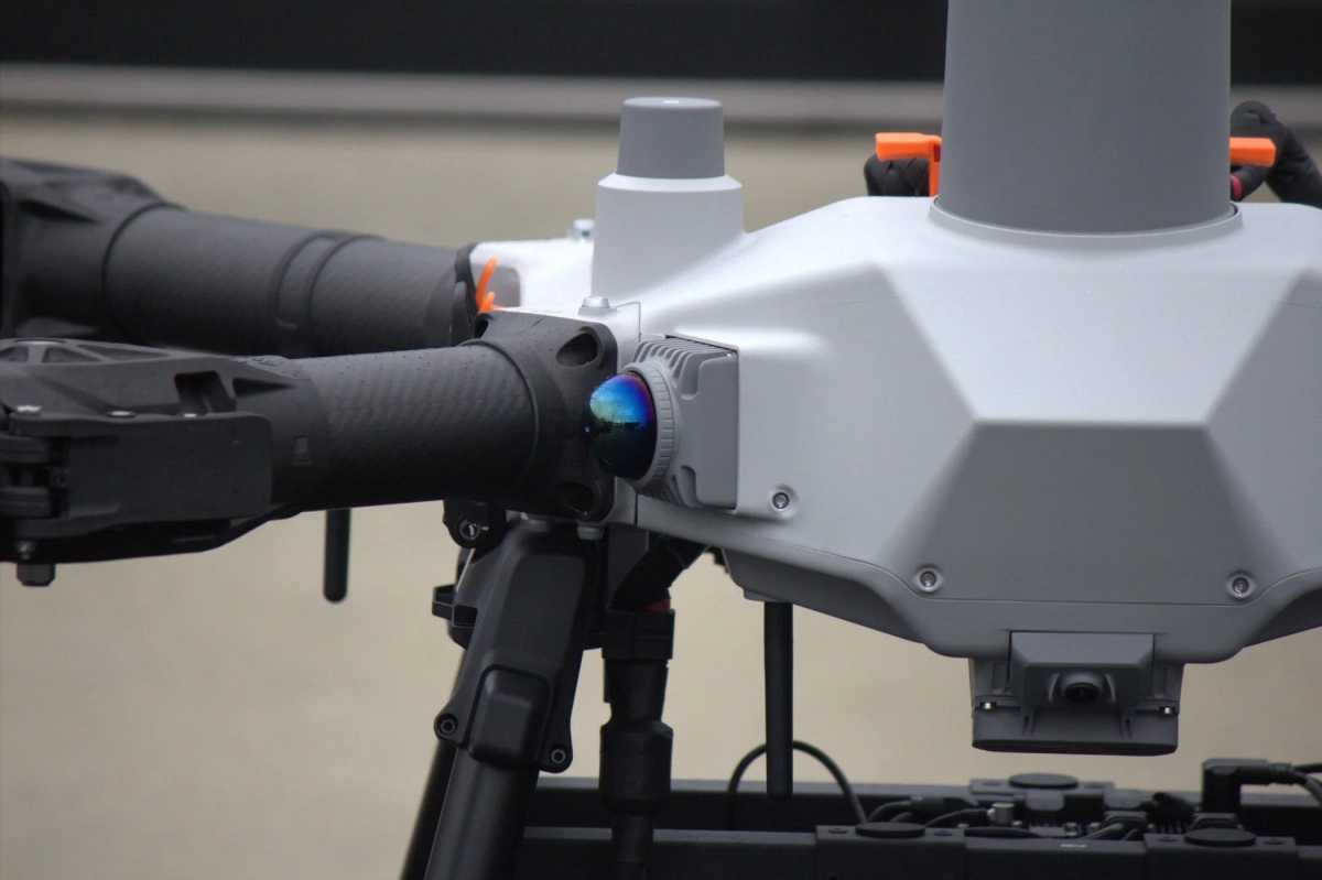 高性能な無人航空機(ドローン)のクローズアップ