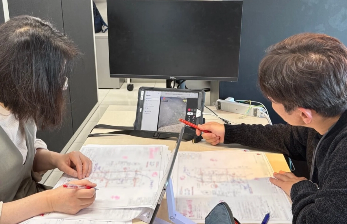 オフィスでの共同作業