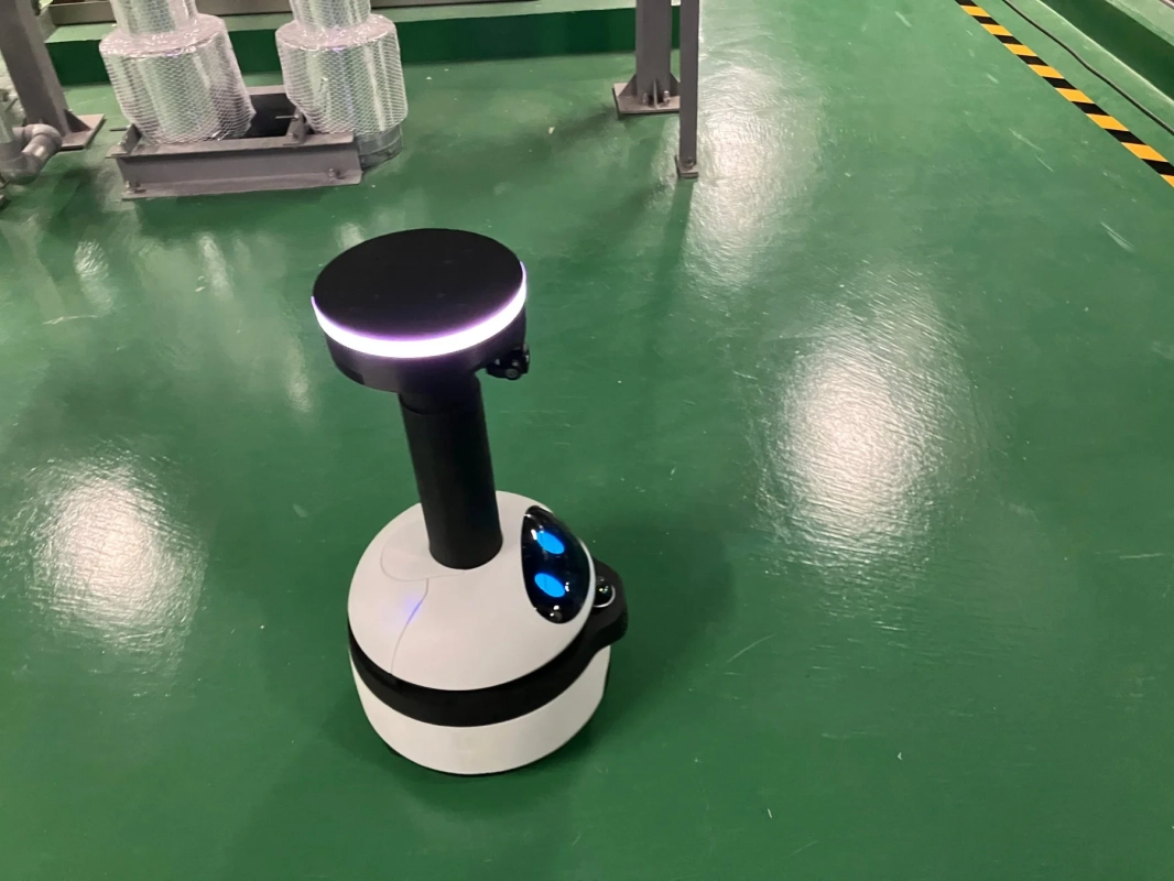 自律巡回ロボットugo mini