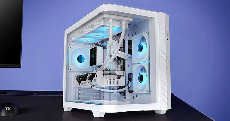 ピラーレスデザインのPCケース