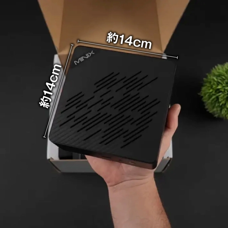 手に持つMINIX ER936