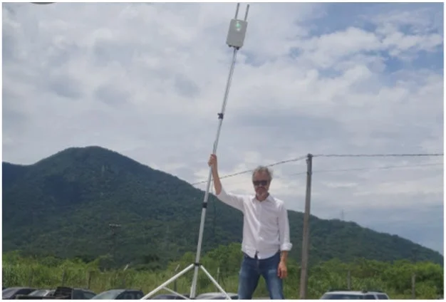 現地での機器設置作業