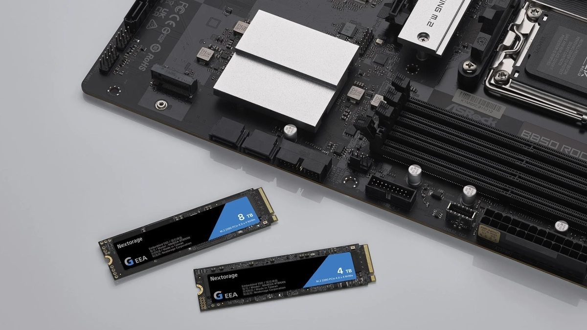 複数のNextorage SSDが搭載されたマザーボード