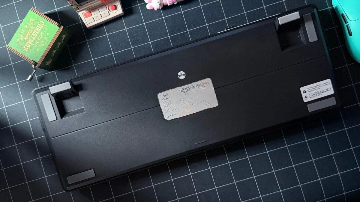 キーボード裏面