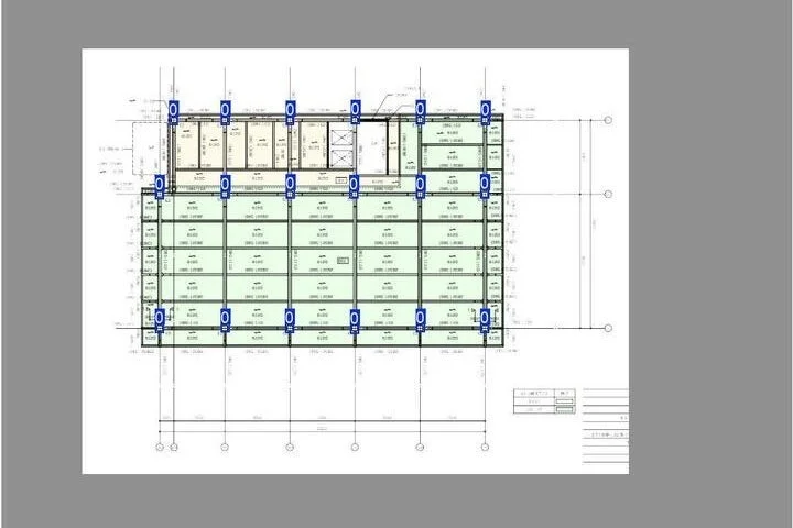 建物の平面図または構造図を示すCAD図面