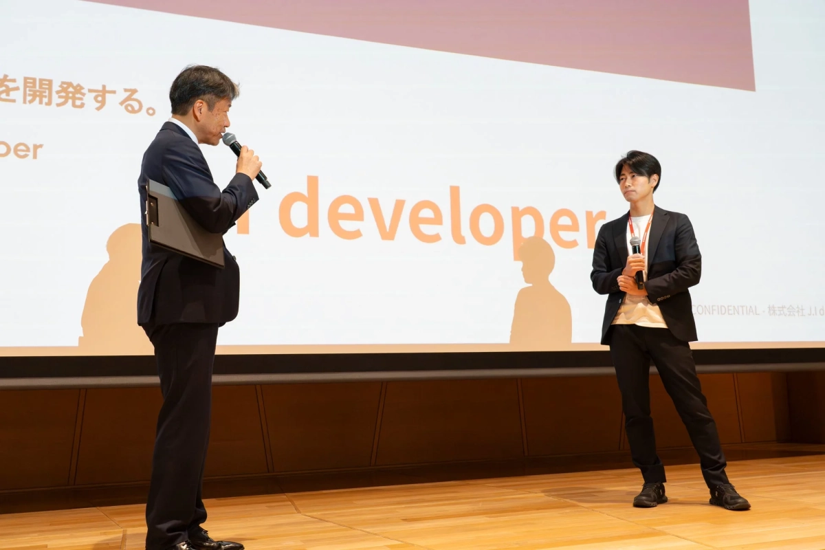 ステージ上の登壇者たち