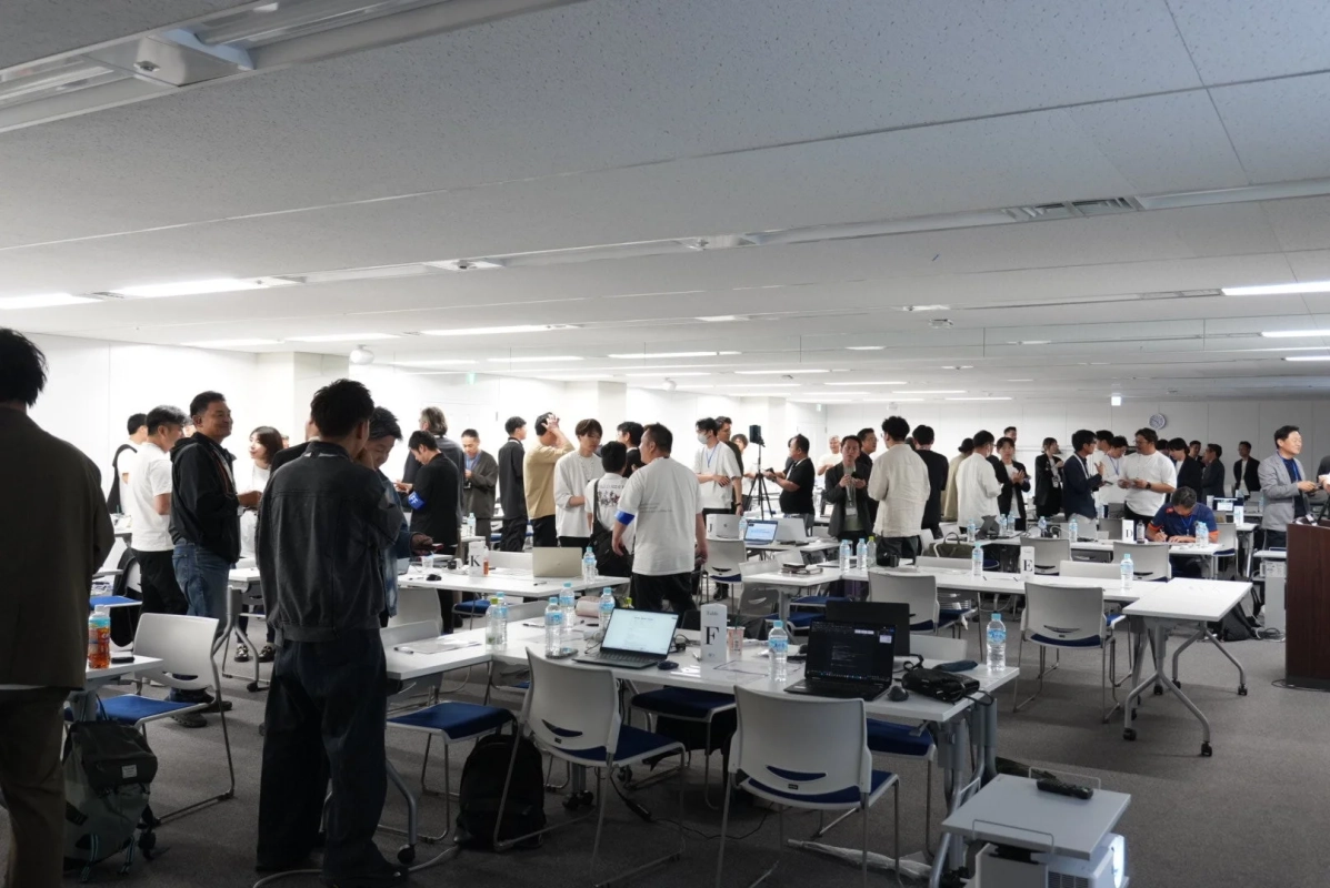 イベント、ワークショップ、セミナー、会議、交流会、オフィス、大勢、人々、ノートパソコン、室内、ビジネス