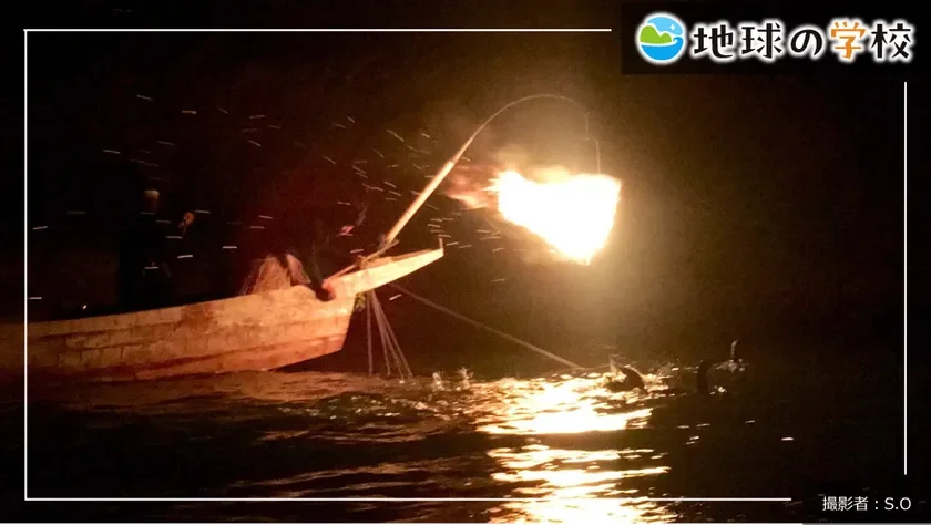 夜漁,かがり火,舟,伝統漁法,火,水面,夜景,幻想的,日本,漁師