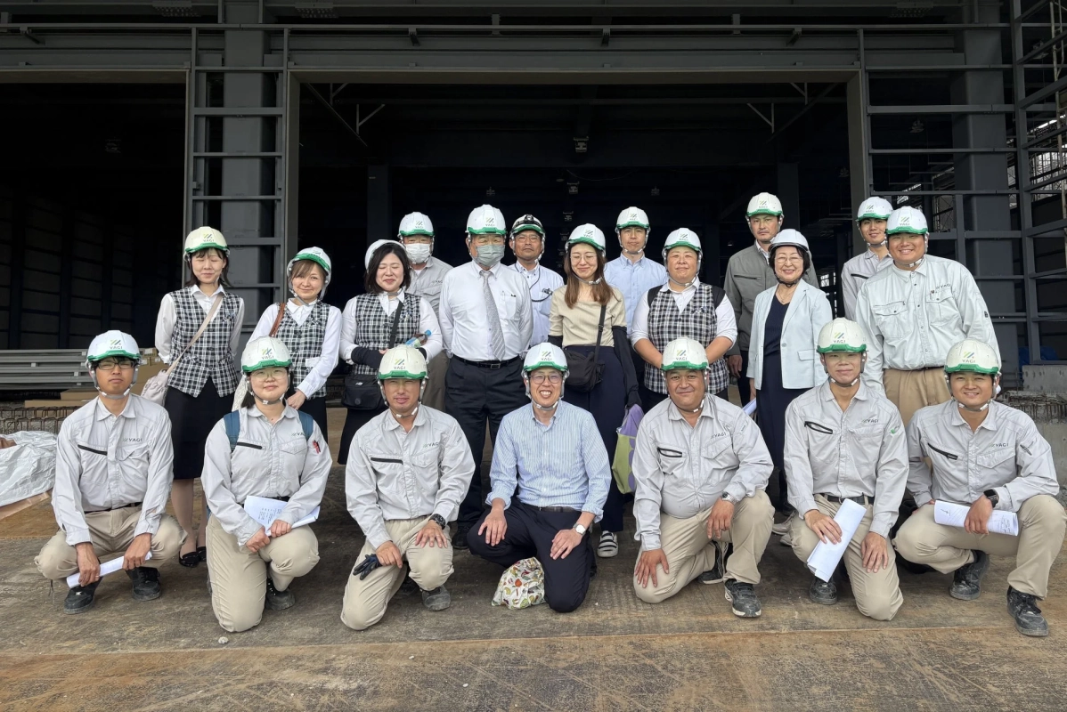 建設現場での集合写真