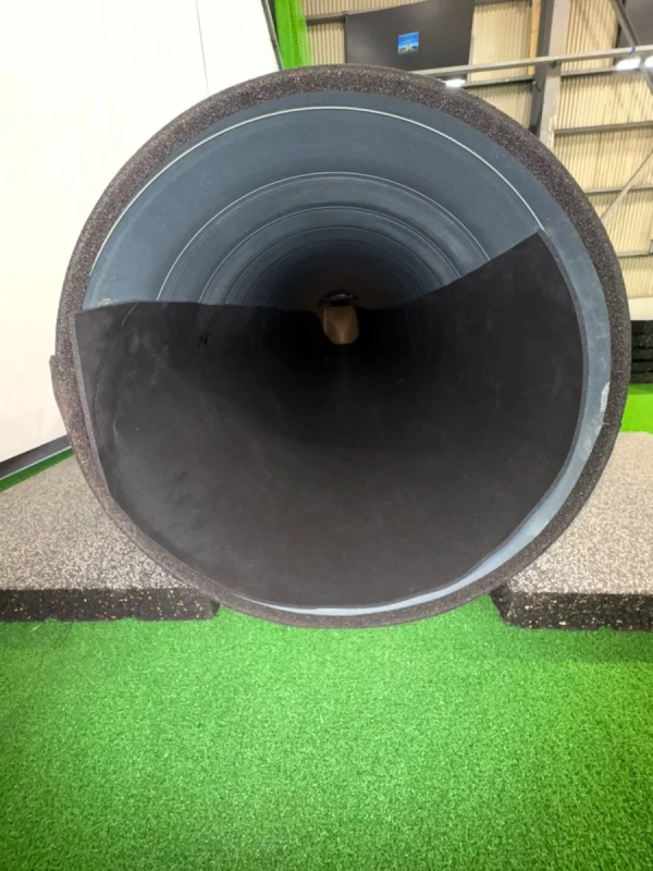 パイプ状の訓練設備
