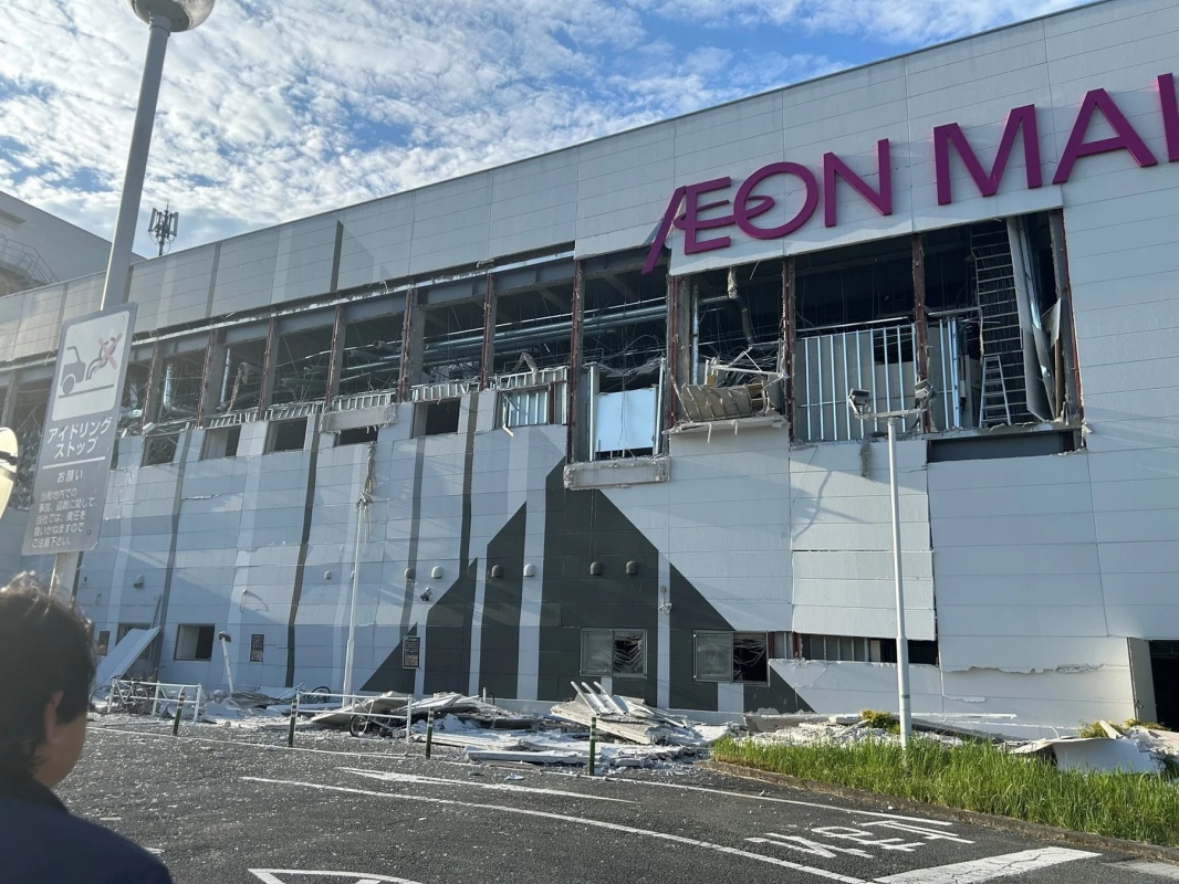 損壊したイオンモール熊本の外観