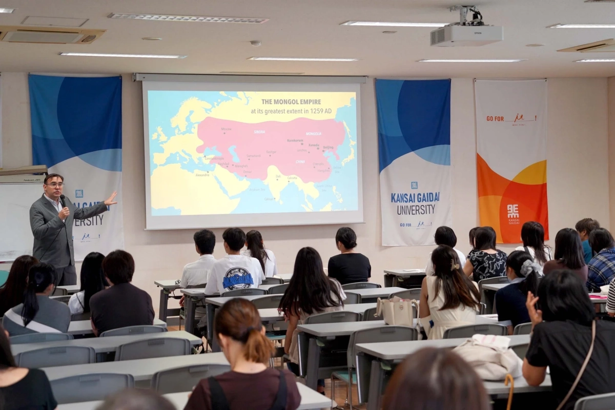 国際共生学部の体験授業